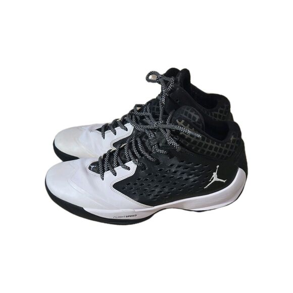 Jordan Rising High Black and White Mid-Top Sneaker 768931-025 Men\'s 8.5